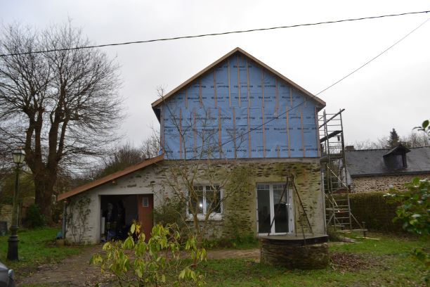 Chantier participatif enduit terre paille