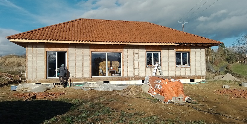 Maison en GREB sur dalle bois isolée