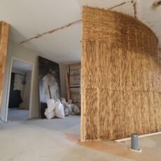 Chantier participatif avec Johnny Massé : Corps d’enduit terre sur canisse, Bron (69500)