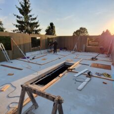 Chantier participatif : murs ossature bois, charpente et isolation par l'extérieur (38)
