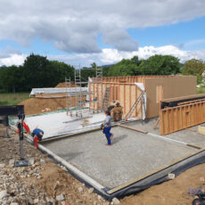 chantier participatif (isolation paille, enduit terre-paille, cloison paille allégée) à Dineault (29)